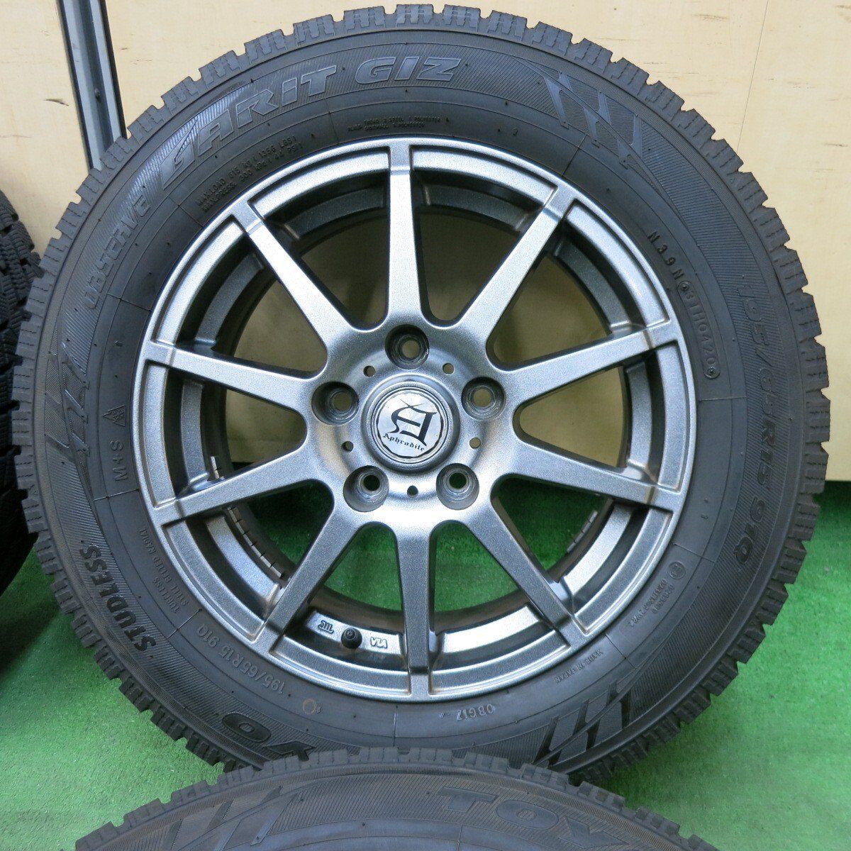 バリ溝 23年 綺麗 9分☆スタッドレス 195/65R15 トーヨー オブザーブ