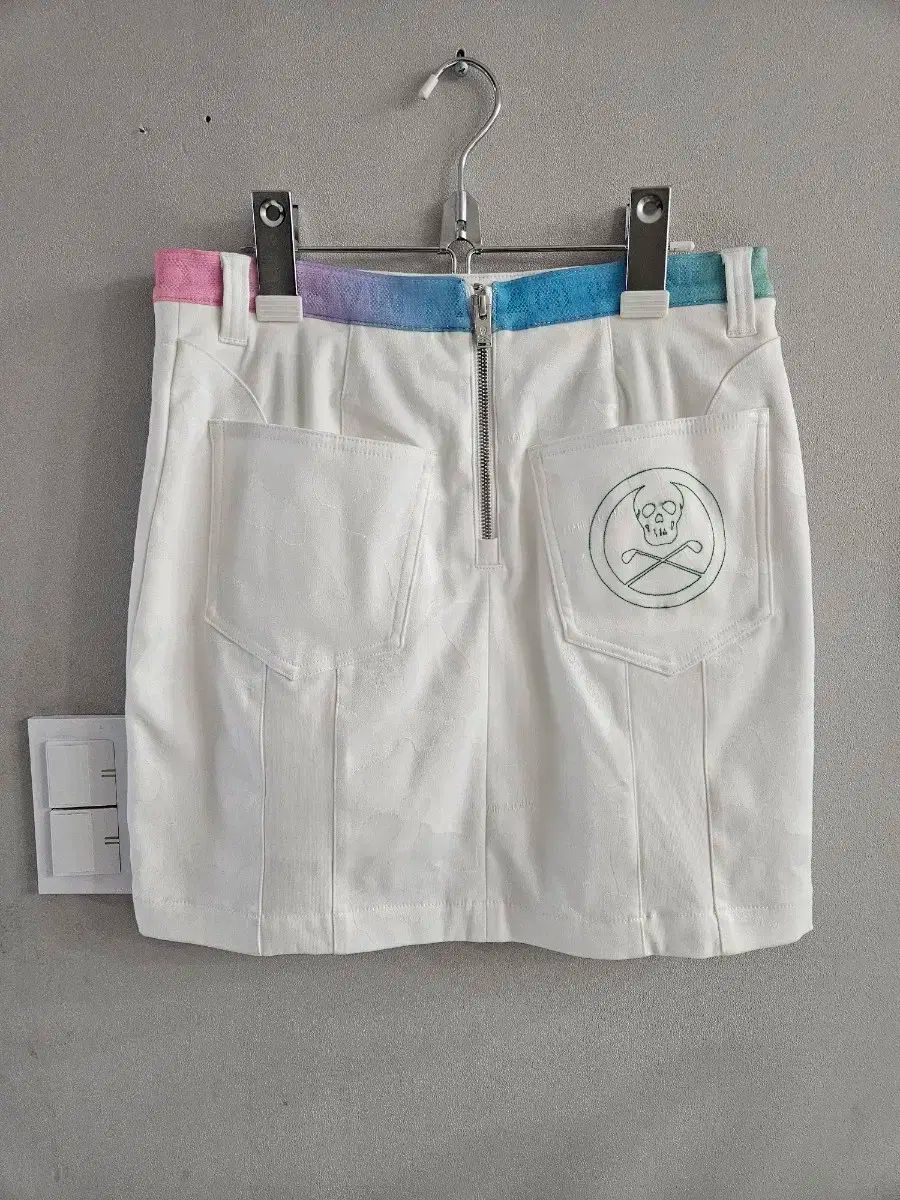 MARK & LONA(マークアンドロナ) ゴルフスカート 40 虹色 スカート