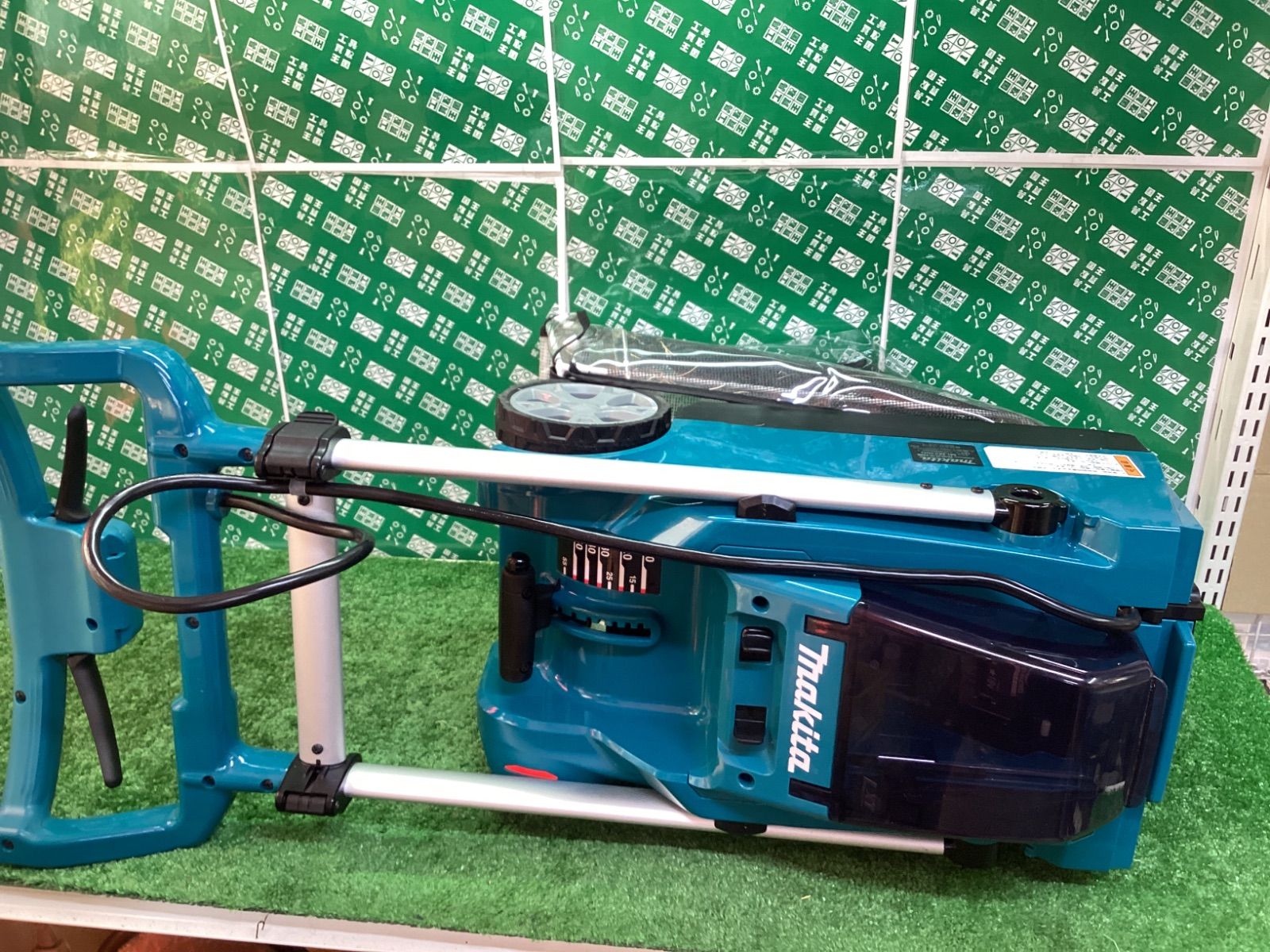 マキタ 18ｖ 230mm 充電式芝刈機 本体のみ MLM230DZ | IT0650COA8TW