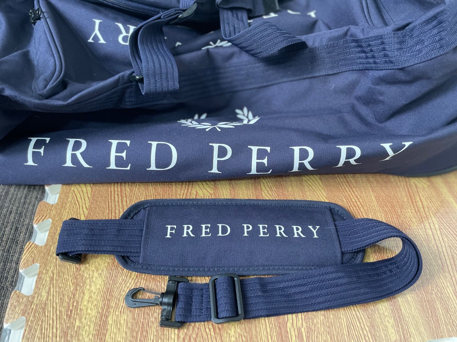 フレッドペリー ネイビー ボストンバッグ レア❗️ FRED PERRY フレッドペリー ボストンバッグ キャリー