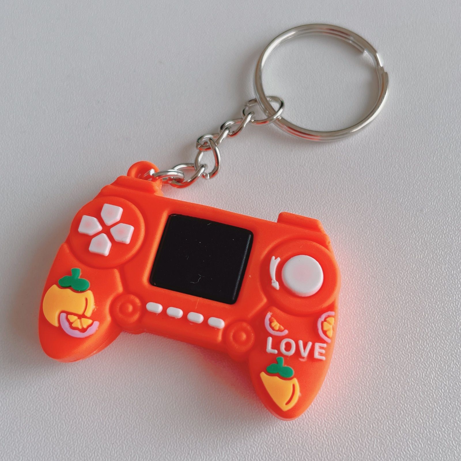 ゲーム機のコントローラー型キーホルダー 4色セット シルバー