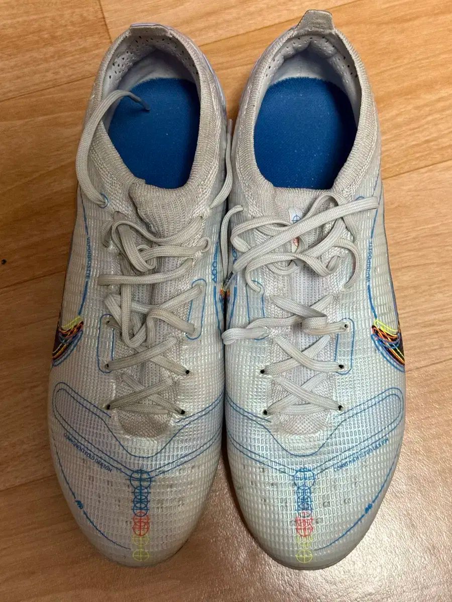 Mizuno モレリア フットサルシューズ 26.0cm NIKE(ナイキ) マーキュリアル ヴェイパー 14 エリート AG 275