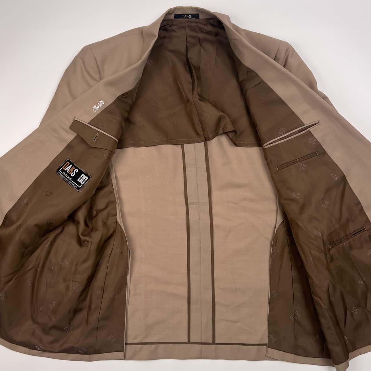 金ボタン DAKS ダックス 背抜き ダブル テーラードジャケット 100 AB7 