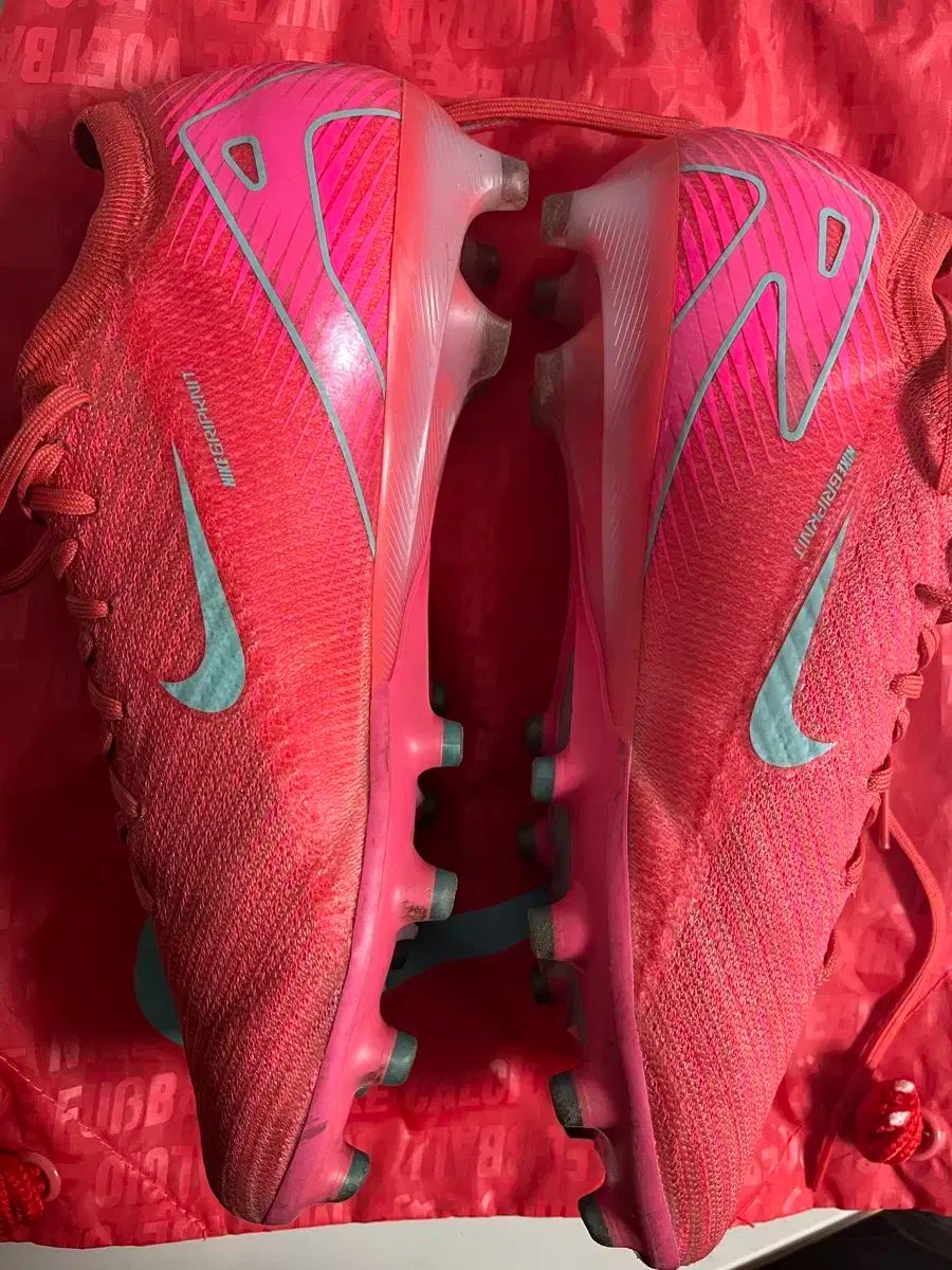 【在庫一掃】！ NIKE ナイキ マーキュリアル ヴェイパー 16 ag 270 サッカーシューズ 全品本物!100％品質保障！