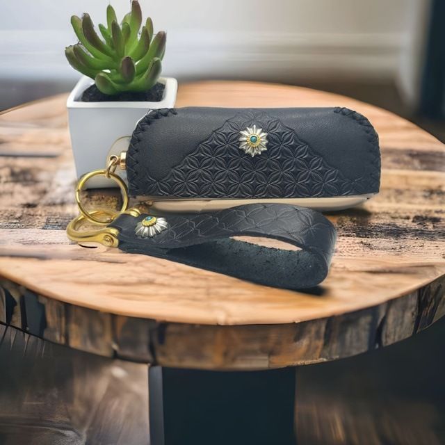 新型 ILUMAイルマ対応！ハンドメイド栃木レザーアイコス3デュオiqos duoケース ジオメトリー黒