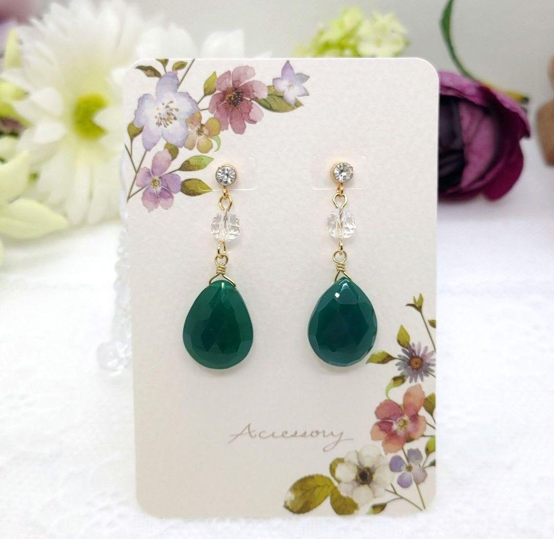 天然石ピアス◇グリーンオニキス大きめ◇水晶◇美のお守り◇円滑な人間