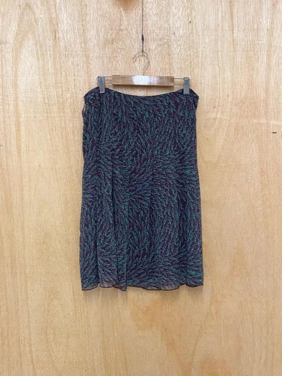 BENETTON pleats skirt BENETTON ベネトン スカート ミディ丈