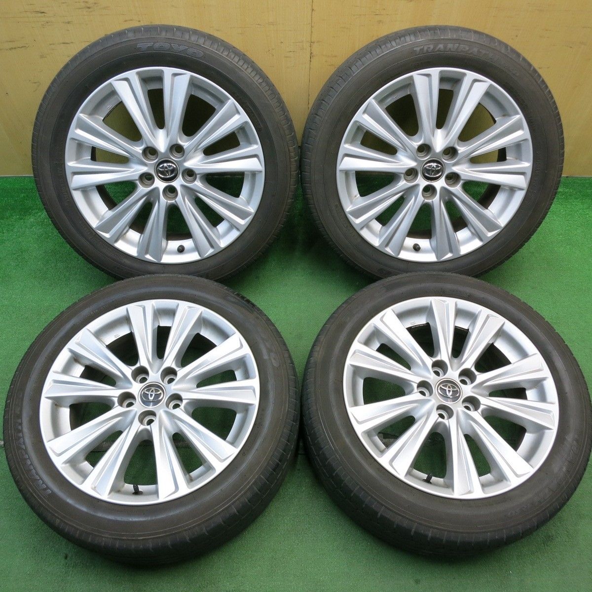 キレイ☆トヨタ 30系 アルファード ヴェルファイア 純正 235/50R18 