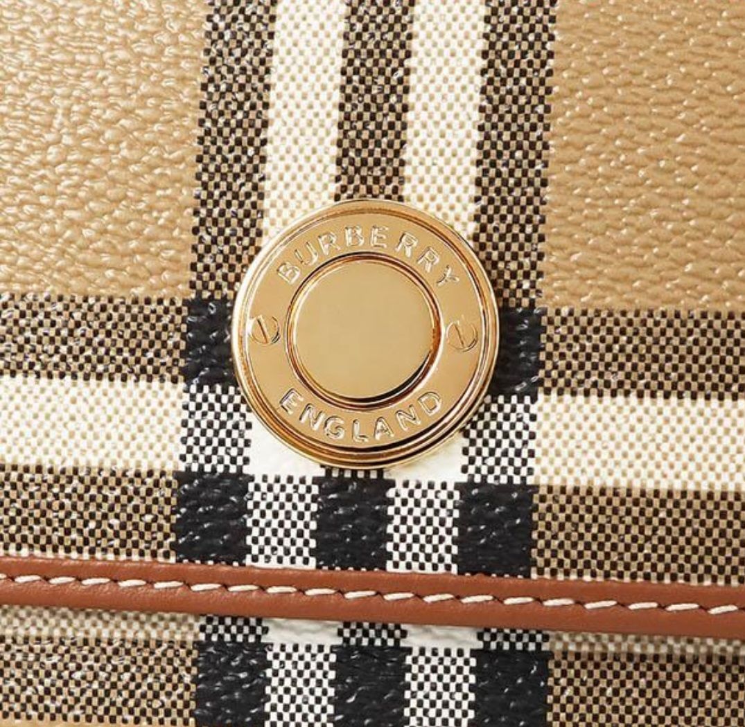 送料込】バーバリー 財布 三つ折り財布 BURBERRY 8070415
