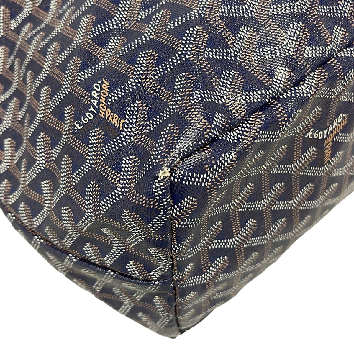 卍 GOYARD