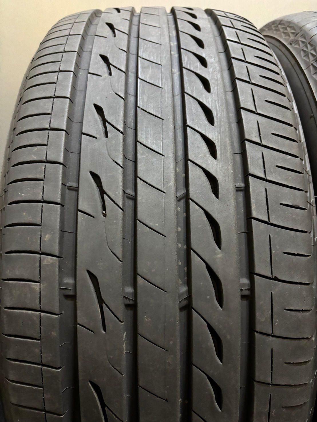 235|50R18
