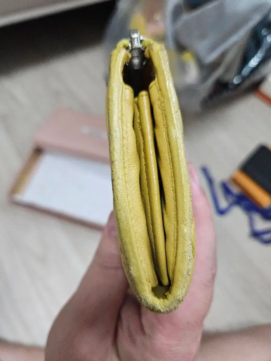 ミュウミュウ ラウンドファスナー