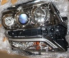 純正 ホンダ N-BOX カスタム 前期 HID 右 ヘッドライト