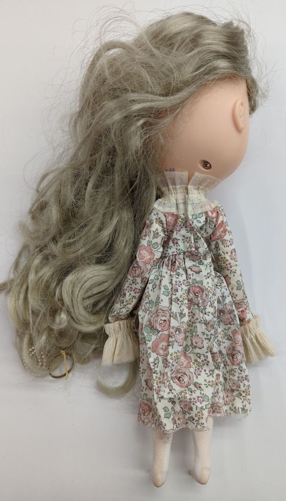 ディーラー製カスタムネオブライス chillさん 銀髪そばかすの女の子 本体のみ 元ドール不明