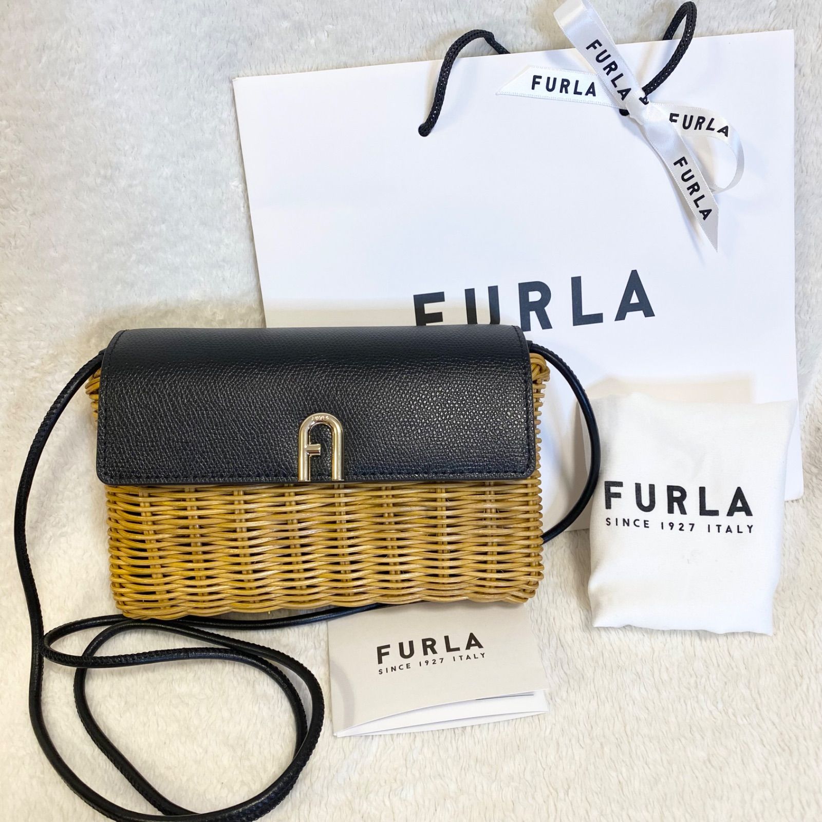 新品 2024モデル FURLA フルラ ショルダーバッグ/クロスボディバッグ 