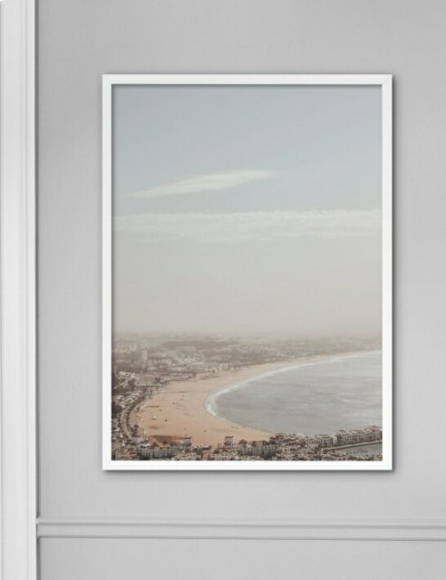NOUROM | AGADIR CITY， MOROCCO | アートプリント / ポスター(50x70cm)【 北欧 シンプル ミニマル インテリア おしゃれ 】 スウェーデン art アート アートパネル アートボード インテリアパネル お洒落 Agadir to in At Sand 2026&frasl;2027