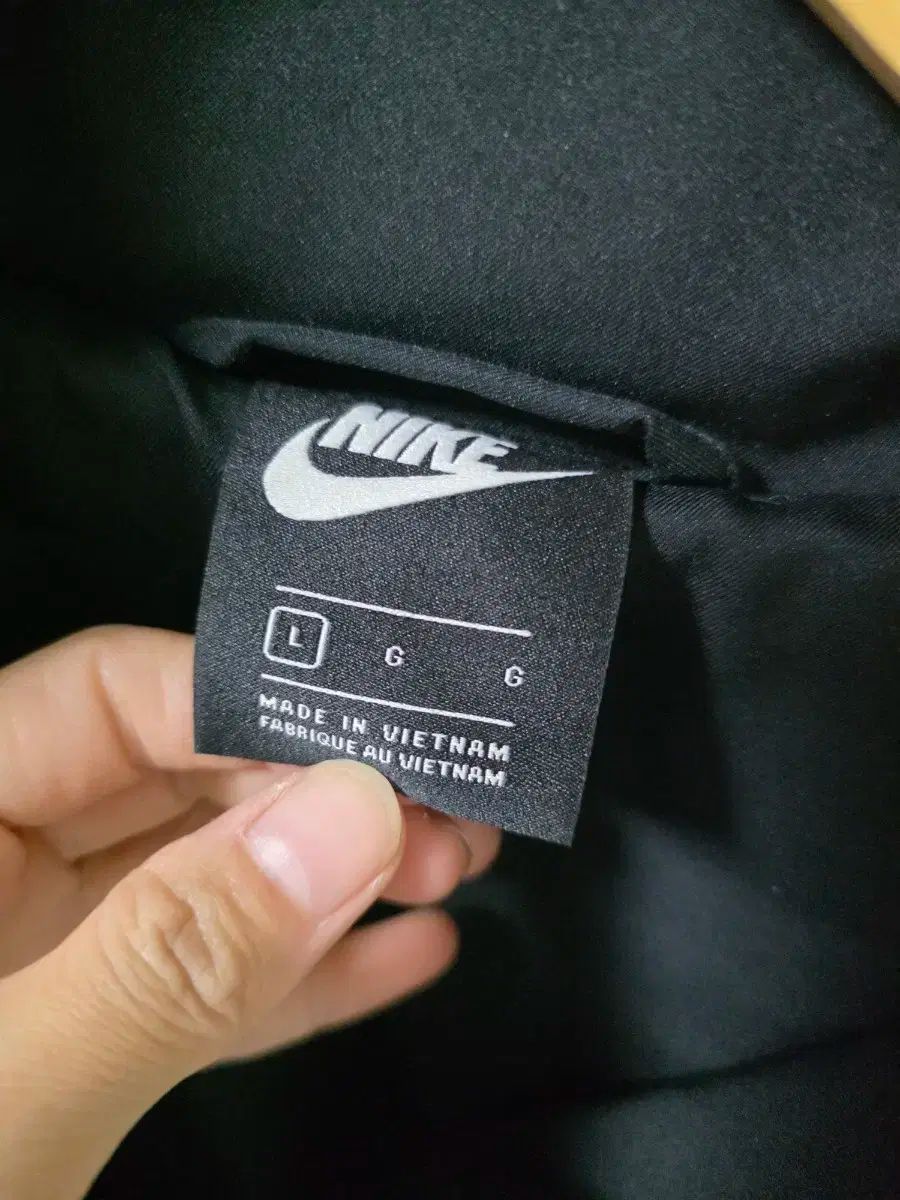 66-77ナイキ スウッシュ ブラック|アイボリー ジャケット