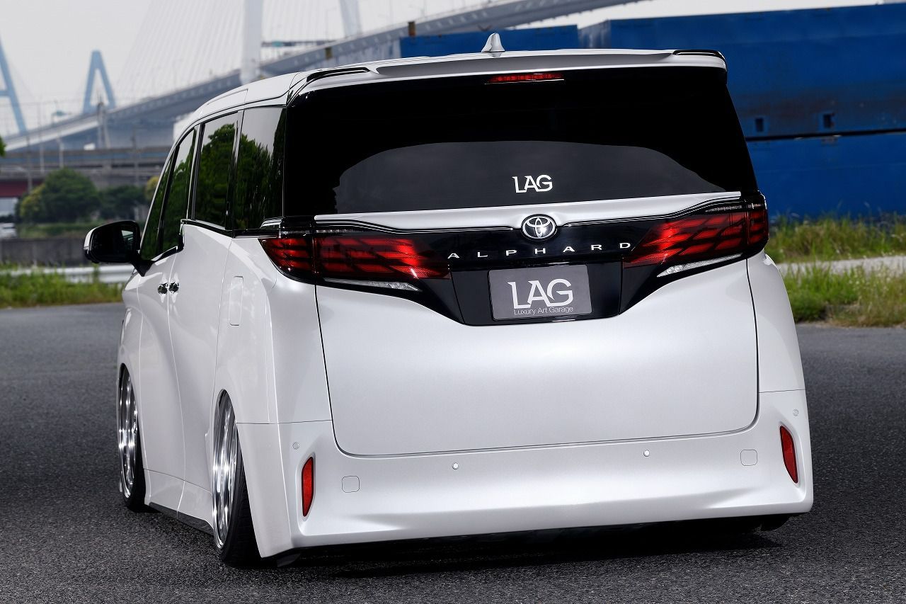 LAGNA40アルファードエアロ リアゲートスポイラー