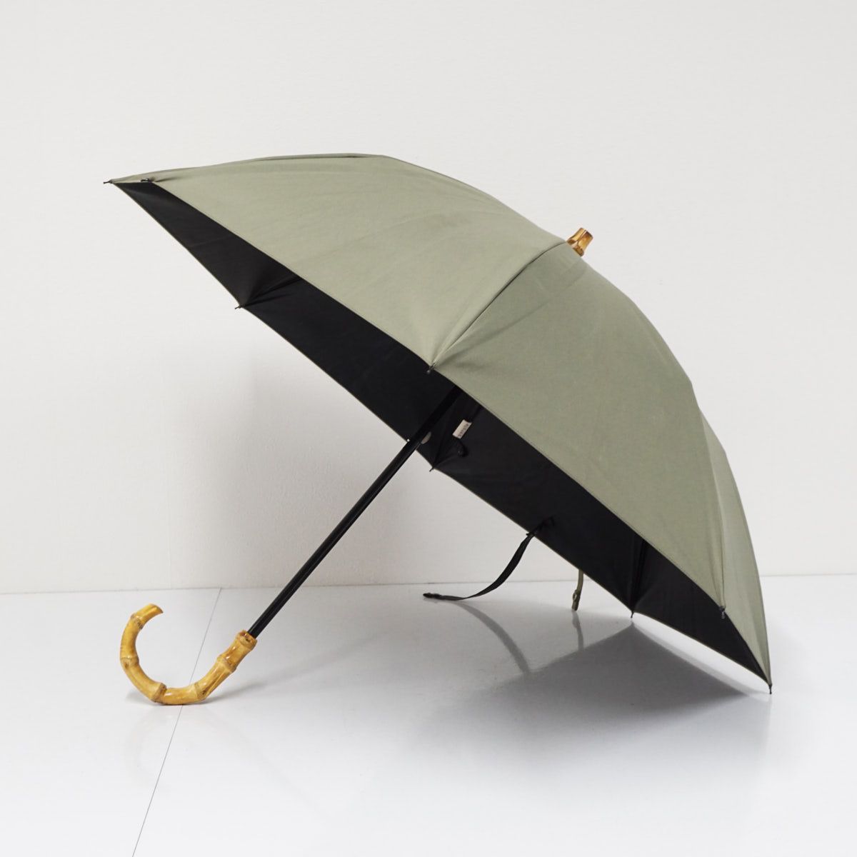untule アントゥーレ の日傘 中古品 完全遮光折りたたみ日傘 untule アントゥーレ USED品 2WAY ワン