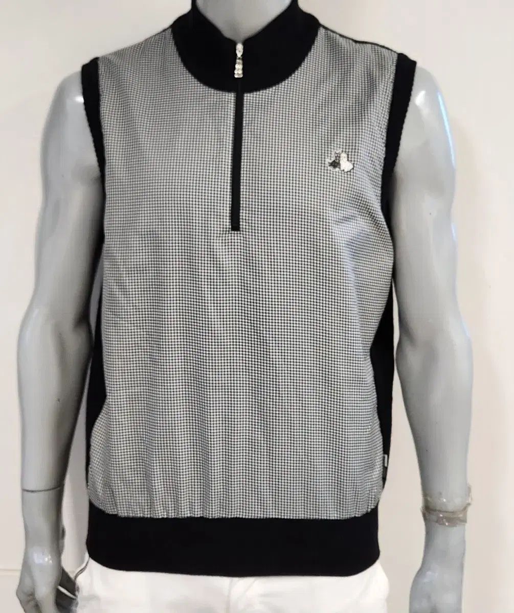 ブラック＆ホワイト ゴルフ 防風 ハーフジップアップニット 100-105 オススメ