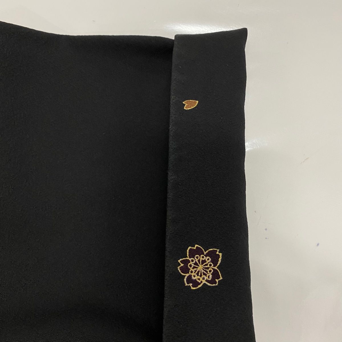 付下げ 身丈157cm 裄丈66.5cm M 袷 松 桜 金糸 金彩 黒 正絹