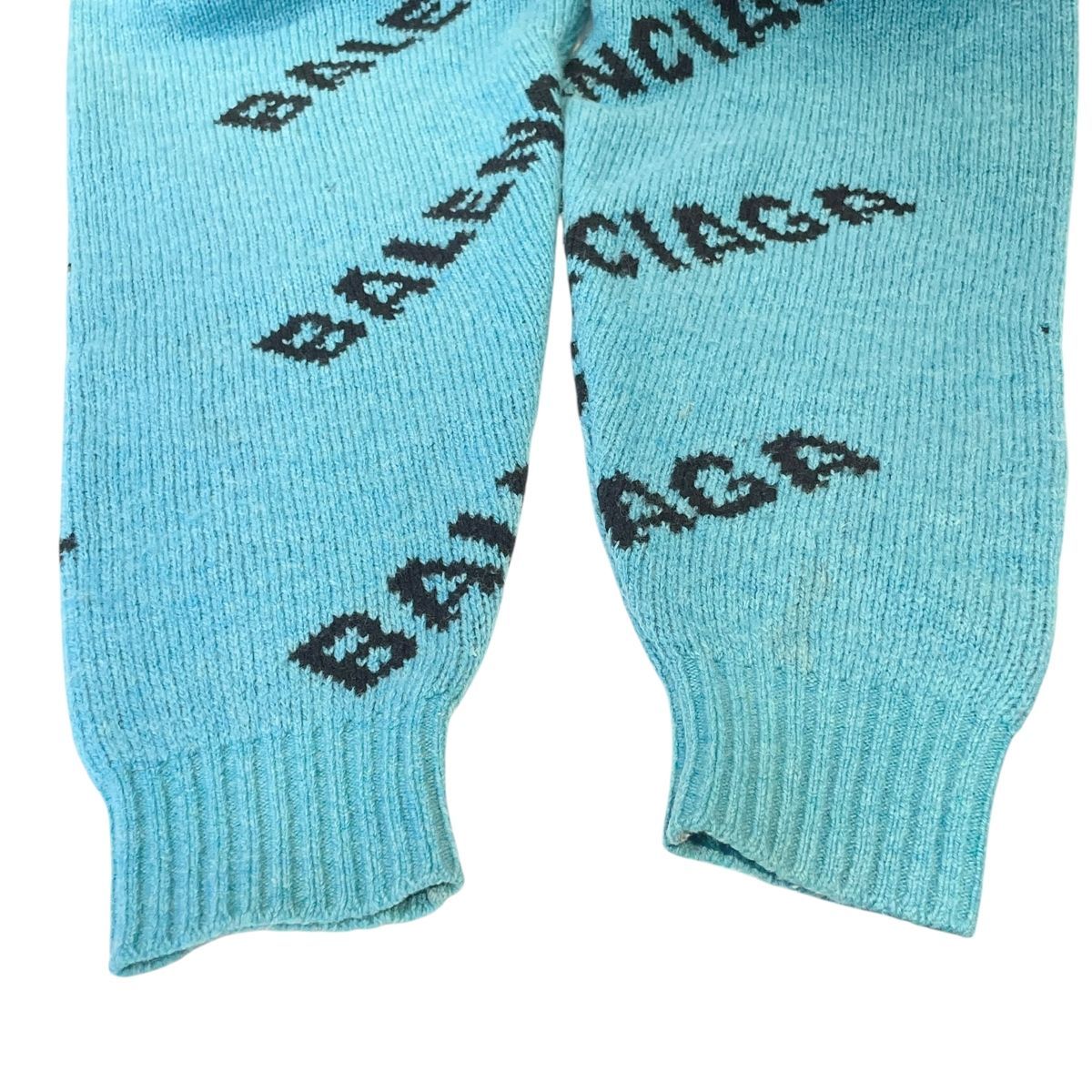 BALENCIAGA(バレンシアガ) ジャガードロゴ総柄オーバーサイズニット 