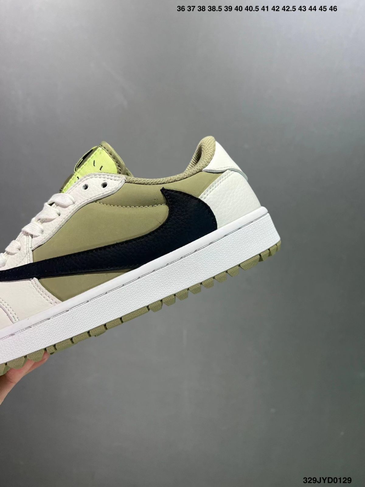 TRAVIS SCOTT × NIKE AJ1 LOW GOLF "OLIVE"