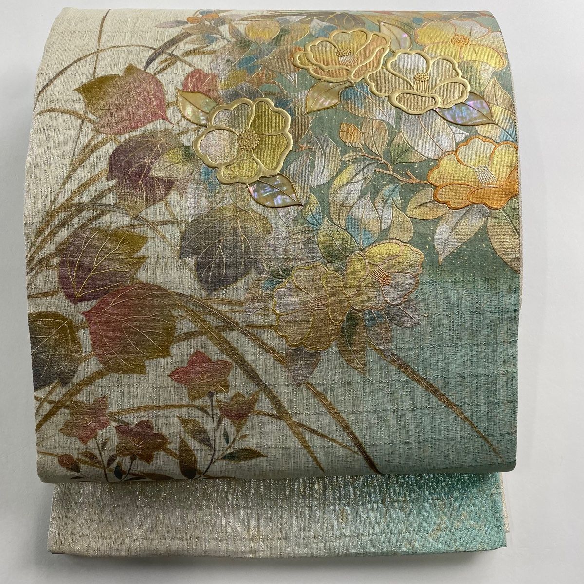 袋帯 秀品 蝶 草花 金銀彩 箔 銀色 お太鼓柄 正絹 【中古】 袋帯 秀品