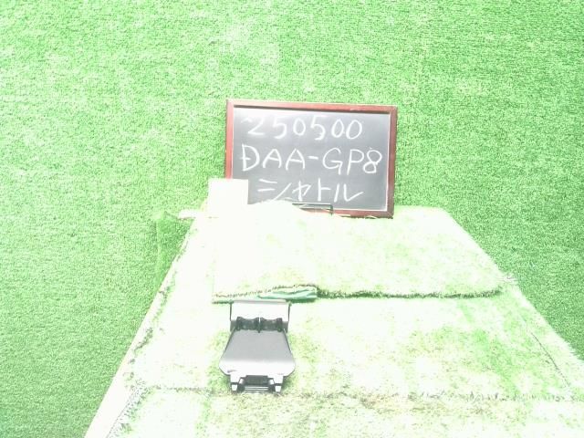 シャトル DAA-GP8 フロント用カメラ 36130-TD4-J03 自社品番250500