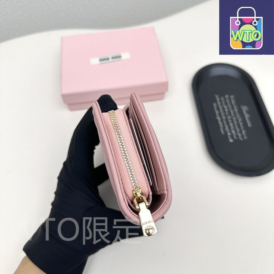 今日特価】Miumiu 8357 ミニウォレット, ブラック＆ピンク, 高級