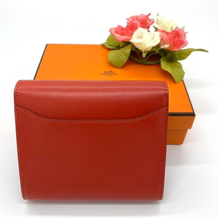 未使用!!】HERMES エルメス コンスタンス コンパクトウォレット 二つ折り財布 レッド×ゴールド H金具 ブランド 鑑定済み□ - メルカリ