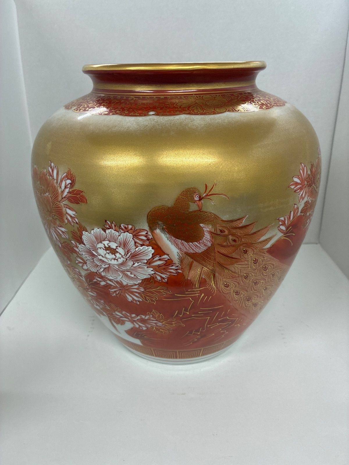 傑作【九谷焼】豪華 牡丹・花鳥図 金襴手 飾り壺/花瓶　縁起物　高級感　和模様 傑作【九谷焼】豪華 牡丹・花鳥図 金襴手 飾り壺/花瓶 縁起物 高級感