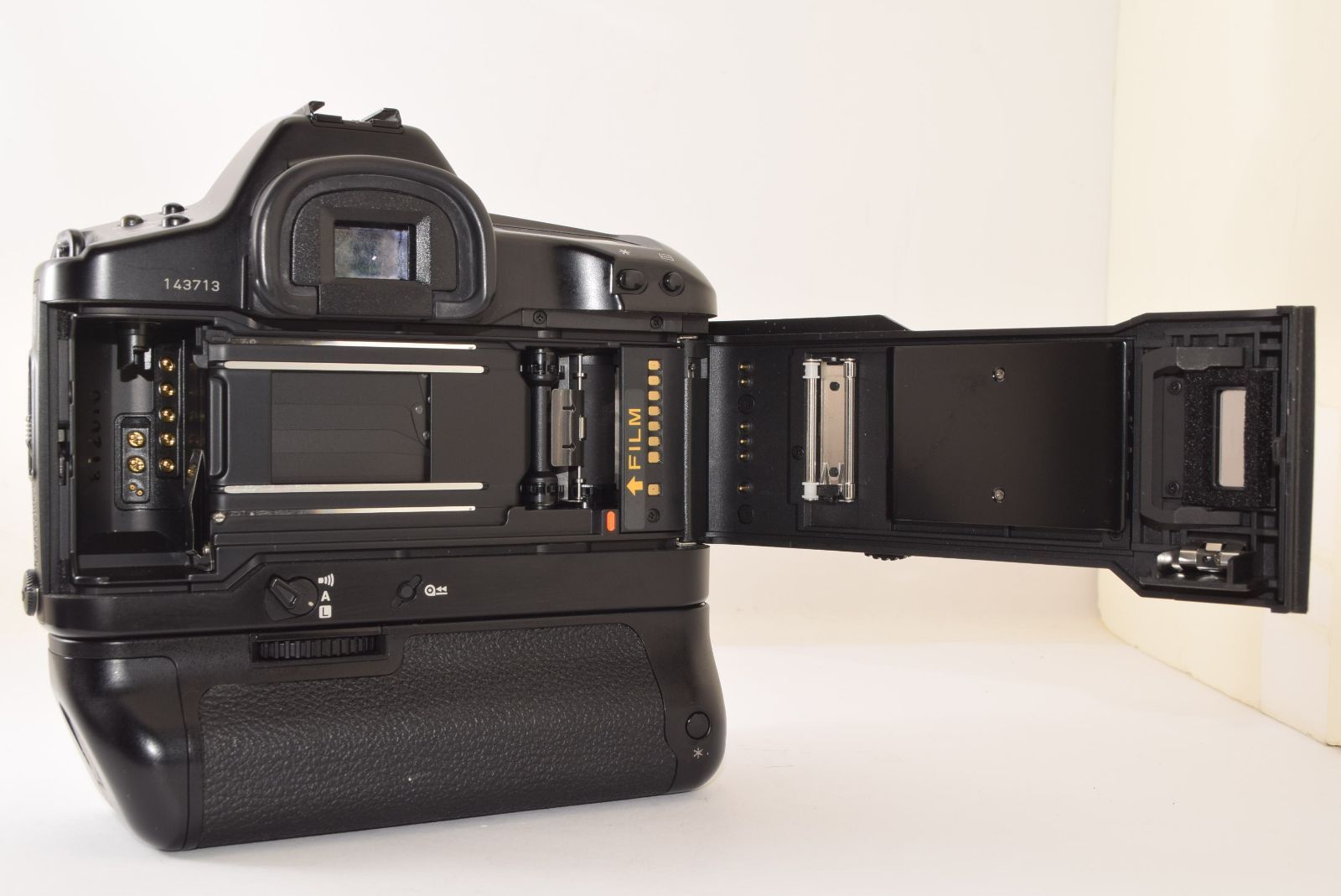 フィルム一眼レフカメラ J2505079