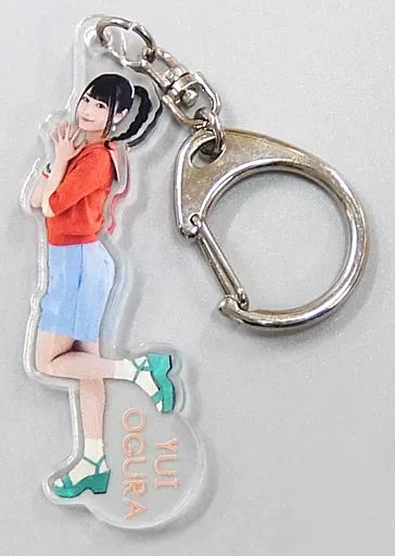 Amazon.co.jp: 小倉唯 アクリルキーホルダー(スタンド付き