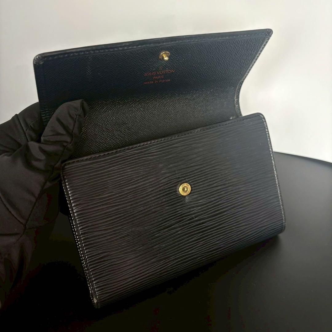 LOUIS VUITTON ルイヴィトン エピ ポルトトレゾール