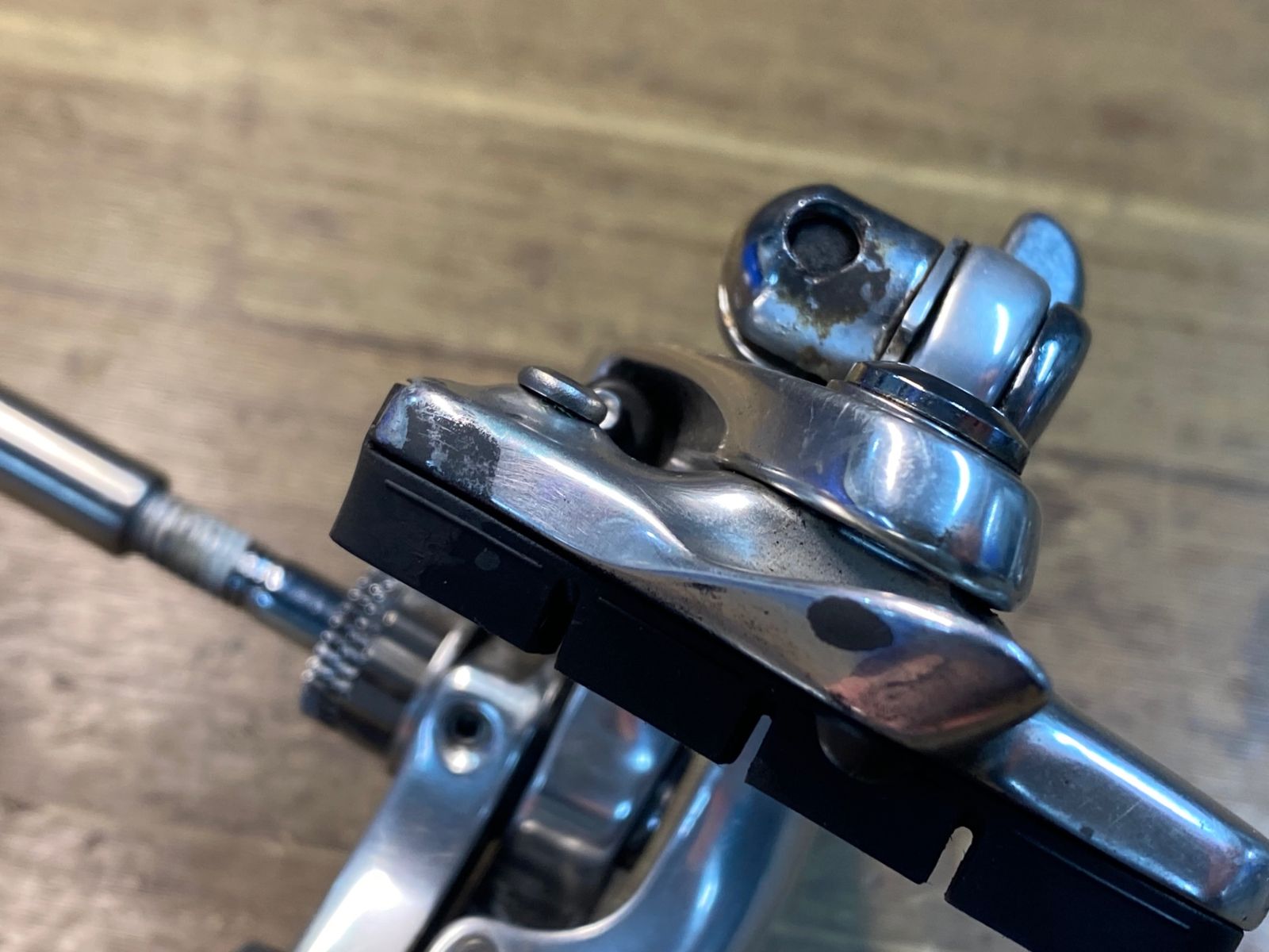 ブレーキキャリパー 25周年