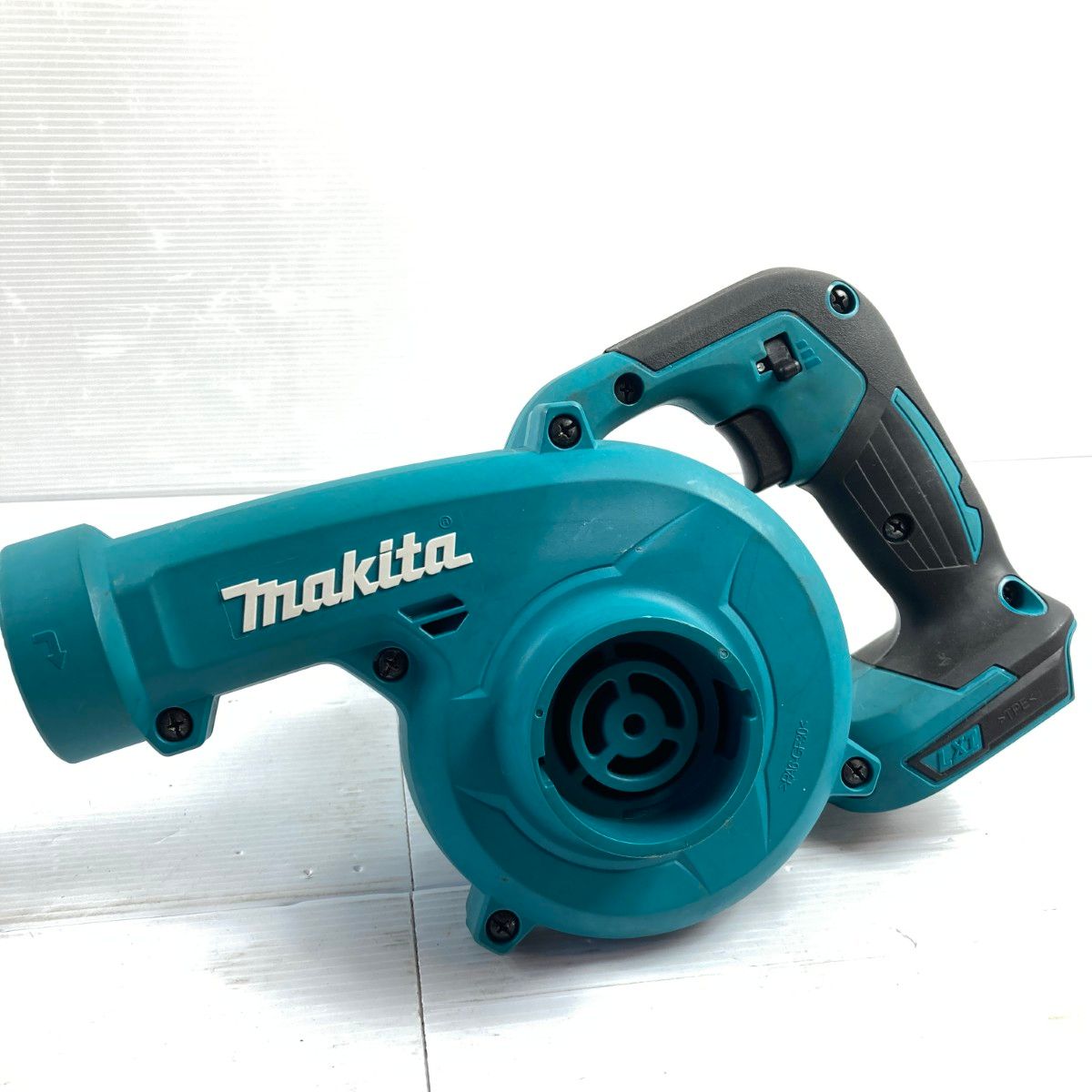 ＊＊MAKITA マキタ 18V 充電式ブロワ バッテリ1個付属 充電器なし PSEマークあり UB185D ブルー