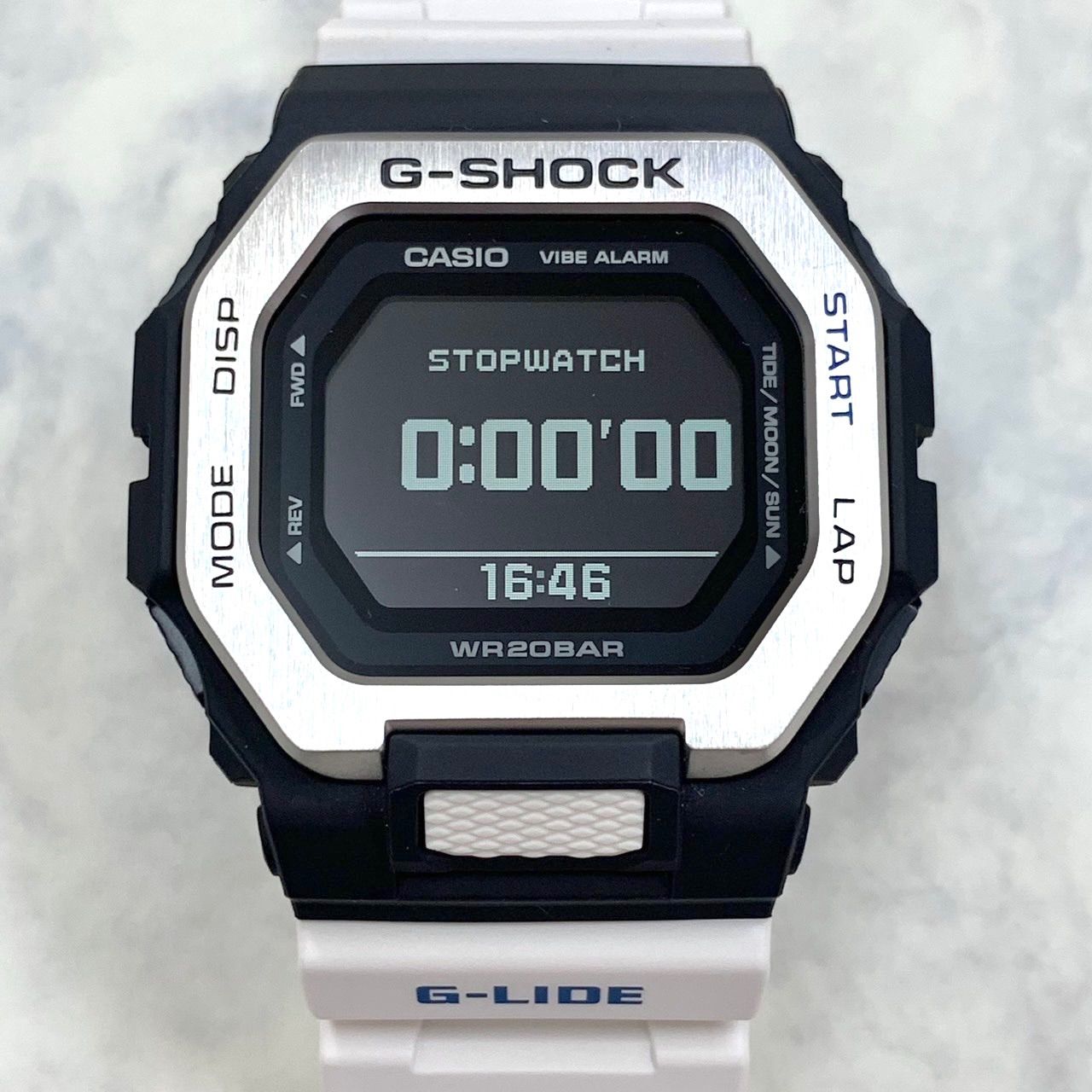 【上美品⭐️G-SHOCK G-LIDE】 タイムトラベル サーフィン　 GBX-100-7JF    カシオ CASIO    メンズ デジタル腕時計　 電池式　 Bluetooth    ホワイトバンド　 国内正規品 （AYA） 24022009500B