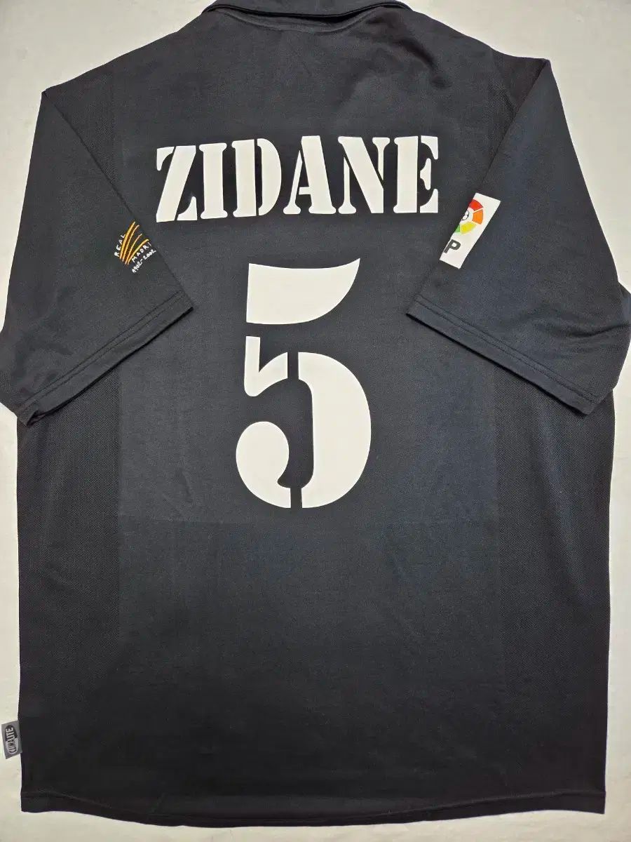 【正規品】レアルマドリード2001/02ジダン ホーム ユニフォーム 正規品】レアルマドリード2001/02ジダン ホーム ユニフォーム