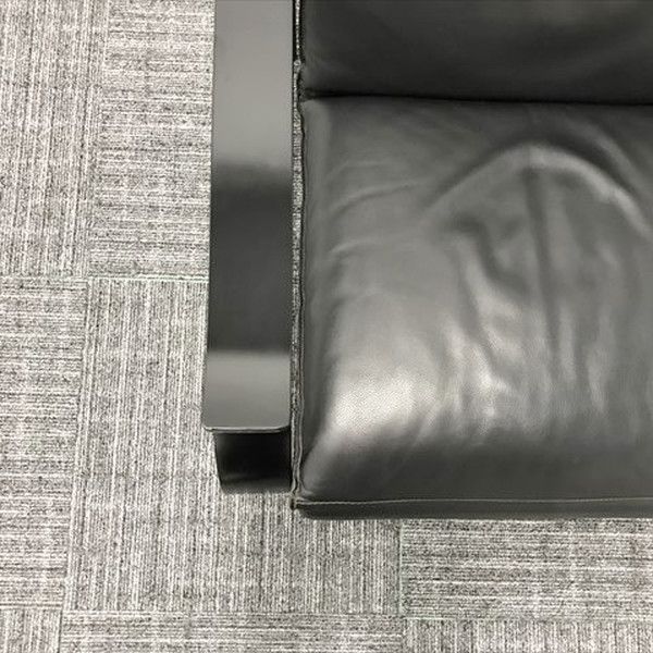 ウッドラインアームチェア ブラック