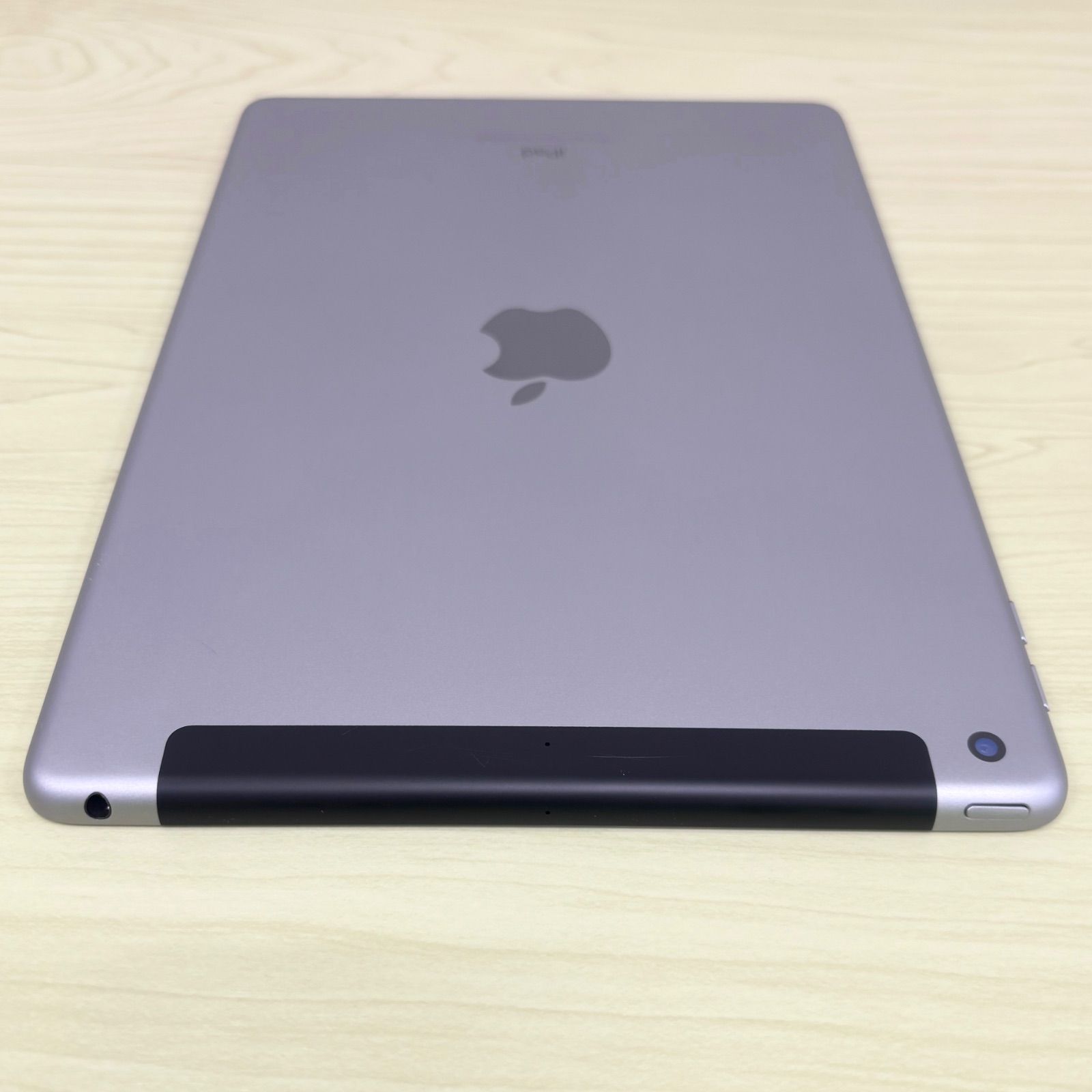 美品】iPad 第6世代 32GB スペースグレイ WiFi+Cellularモデル SIM