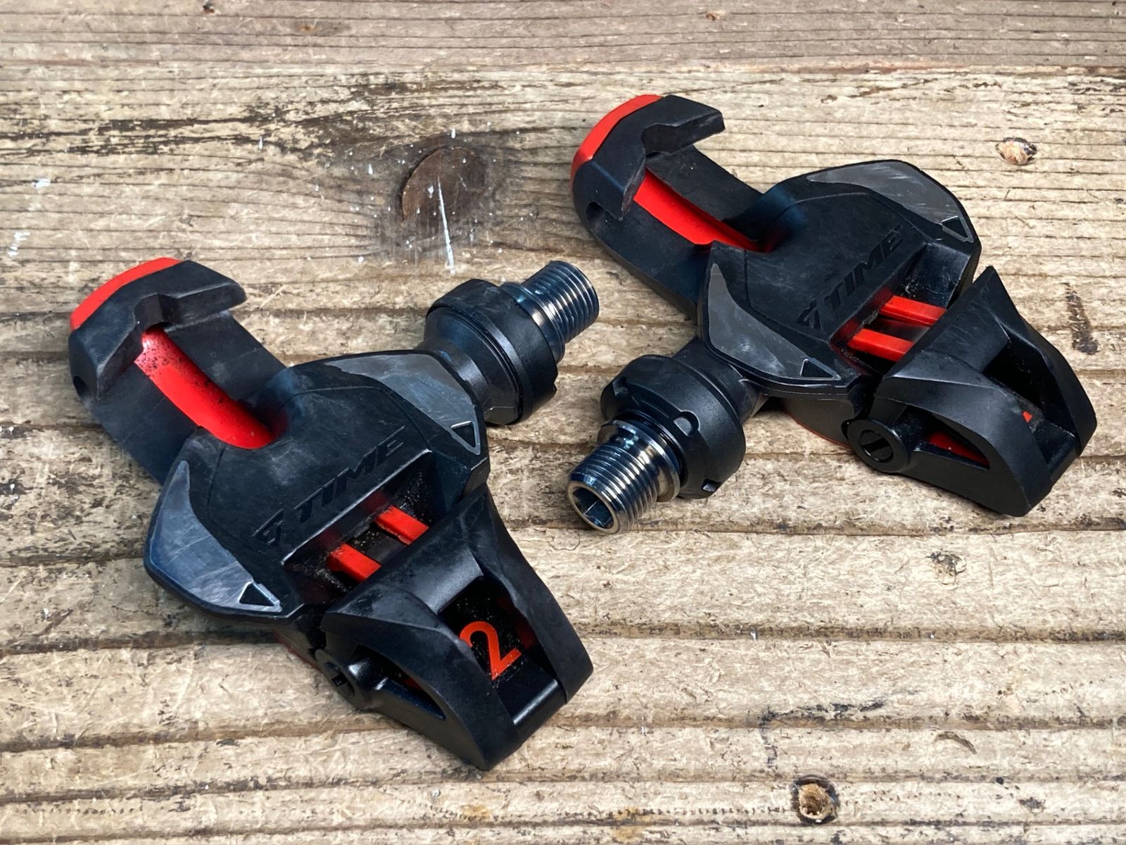 JK439 タイム TIME XPRO 12 TITAN-CARBON ビンディングペダル チタンシャフト 赤