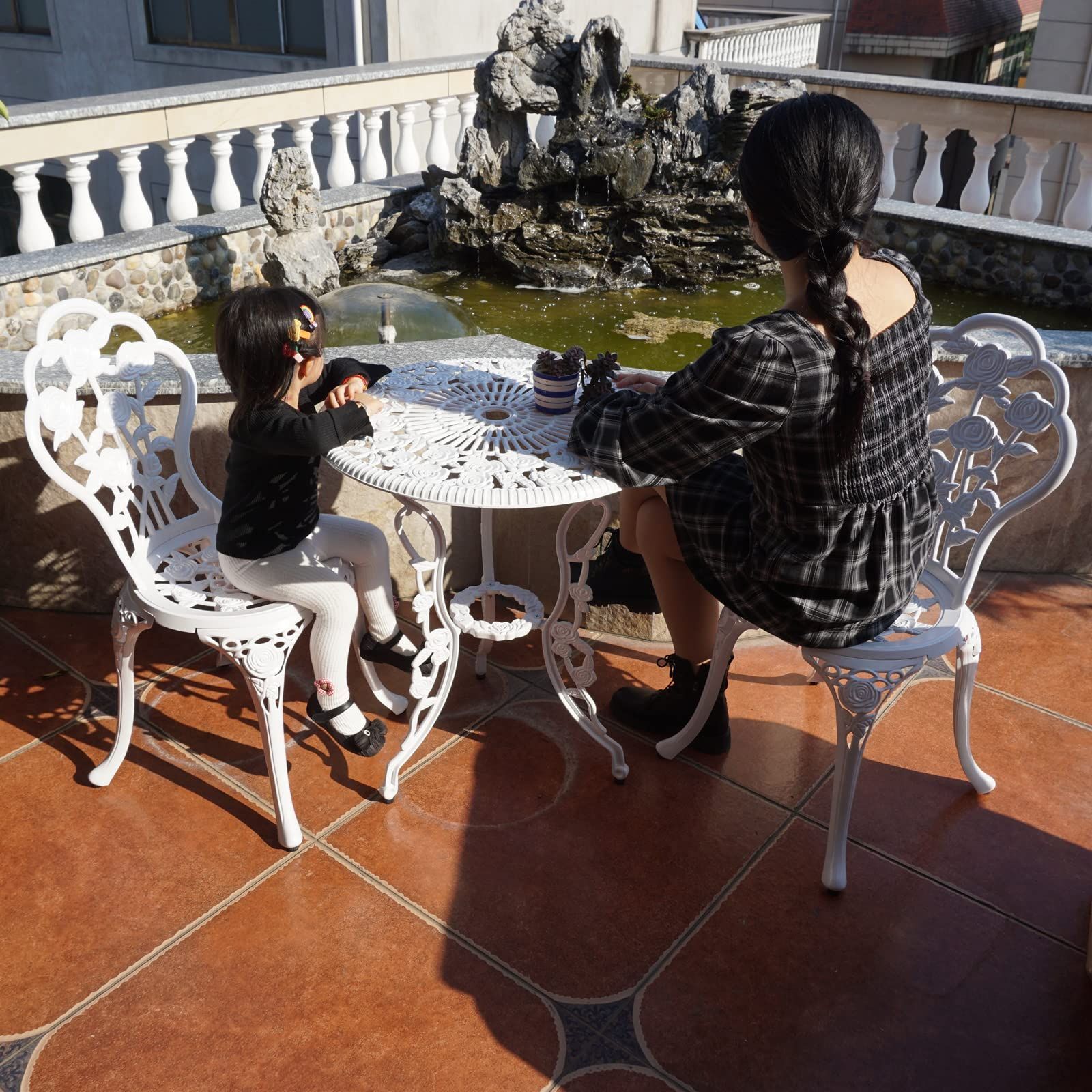 在庫セール TangXiaoQiアウトドア鋳造アルミテーブルチェア3点セット ガーデンガーデンガーデンテーブルチェア 金属一台2チェア ベランダ ガーデン 庭 小酒館 アウトドアストア 白