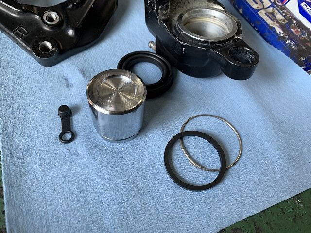 XS650純正キャリパー用オーバーホールキット ’77～’84