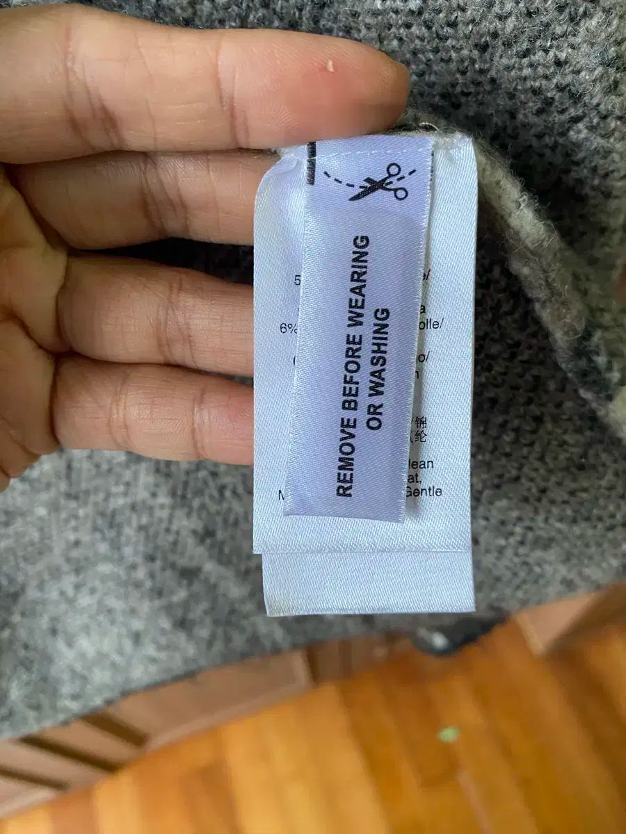 ドナカラン CHECKニット