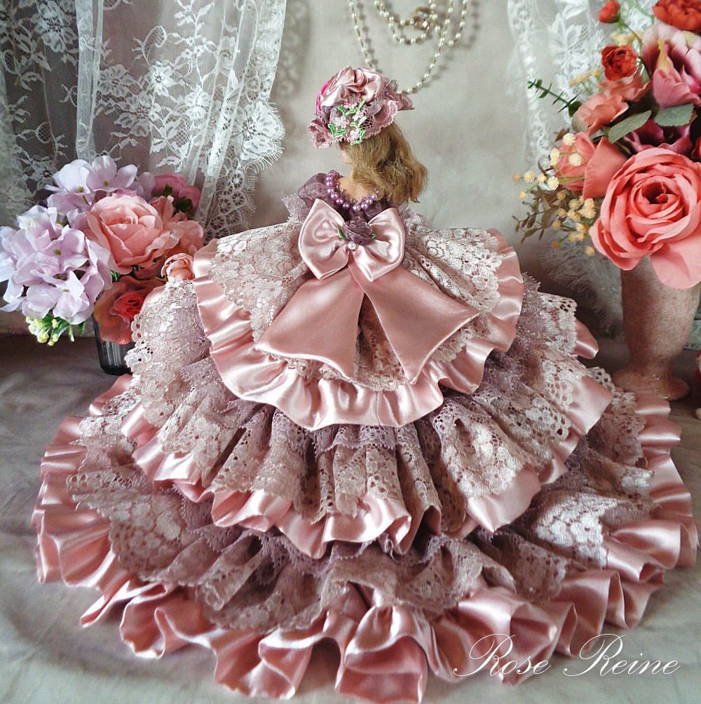 ベルサイユの薔薇 モーブピンクのミステリアスでゴージャスなボリュームフリルドールドレス