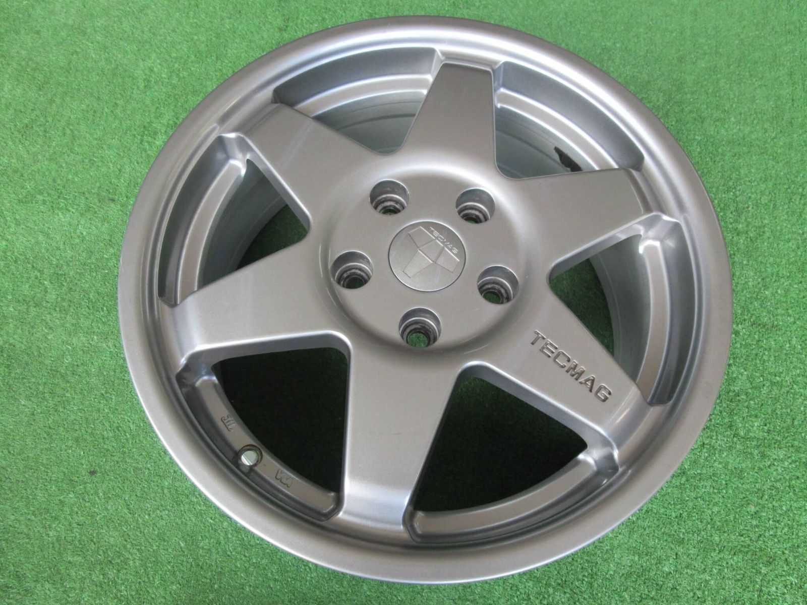 テクマグ タイプ206R 6.5J-16 5H112 +50 66.6パイ Aクラス B 