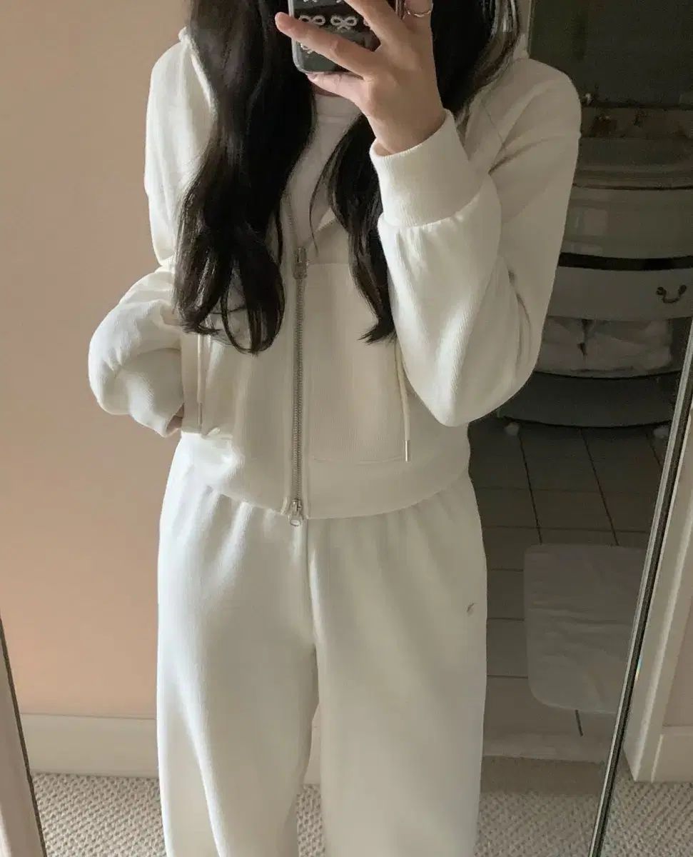 Livour tove ジップアップ パンツ