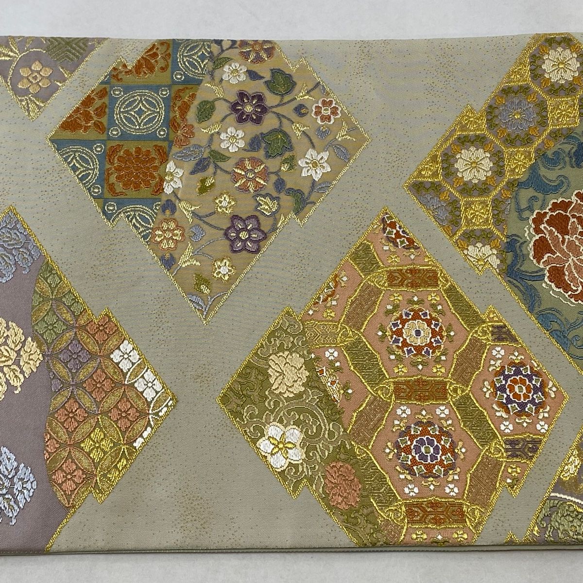 袋帯 美品 秀品 草花 七宝文 金糸 刺繍 ベージュ 六通 正絹