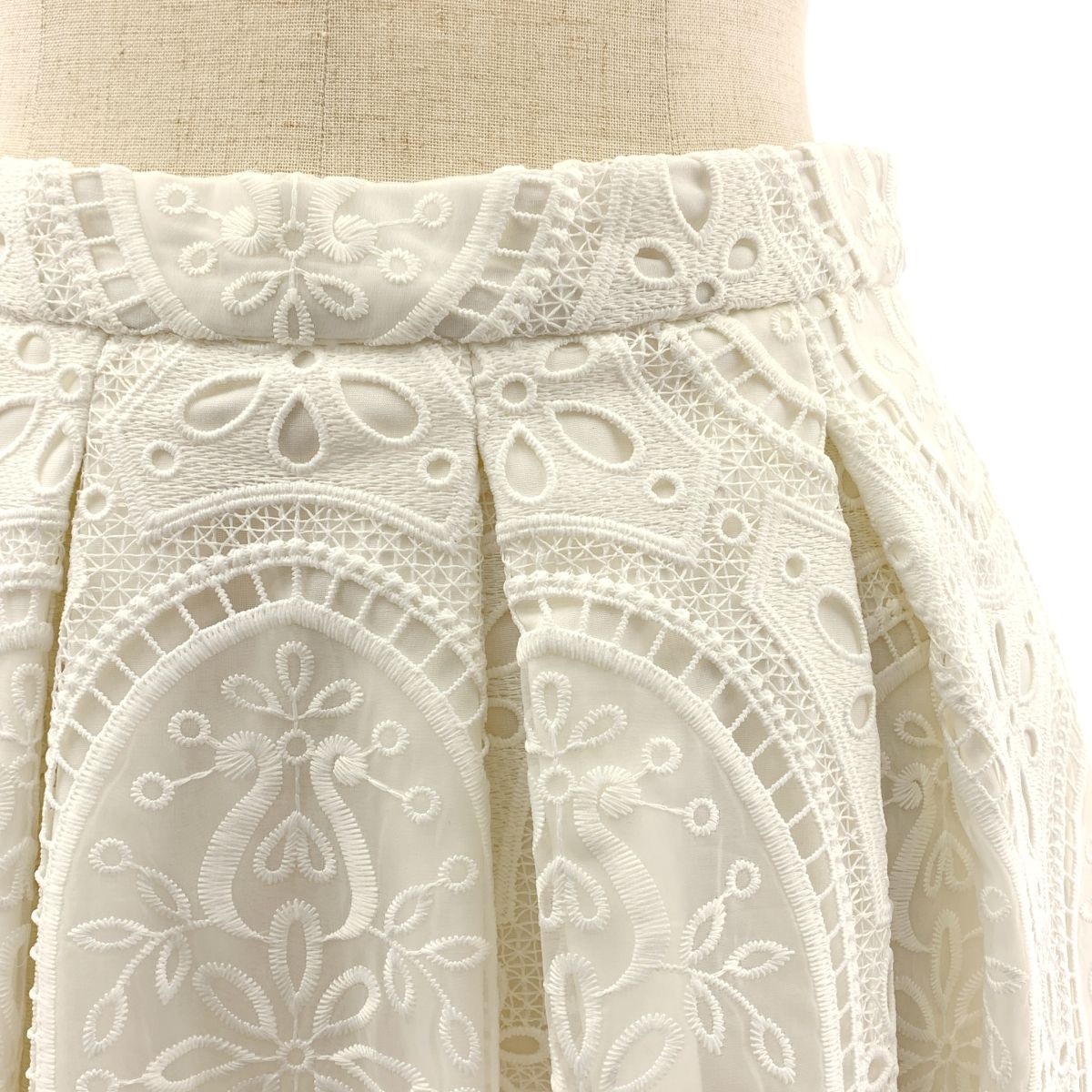 TSURU by Mariko Oikawa ツルバイマリコオイカワ Ariana レース ボリューム フ スカート 36 ホワイト レディース